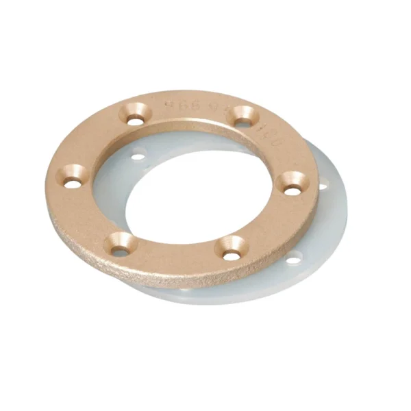 Set of flanges for passage in the pool wall 8669850