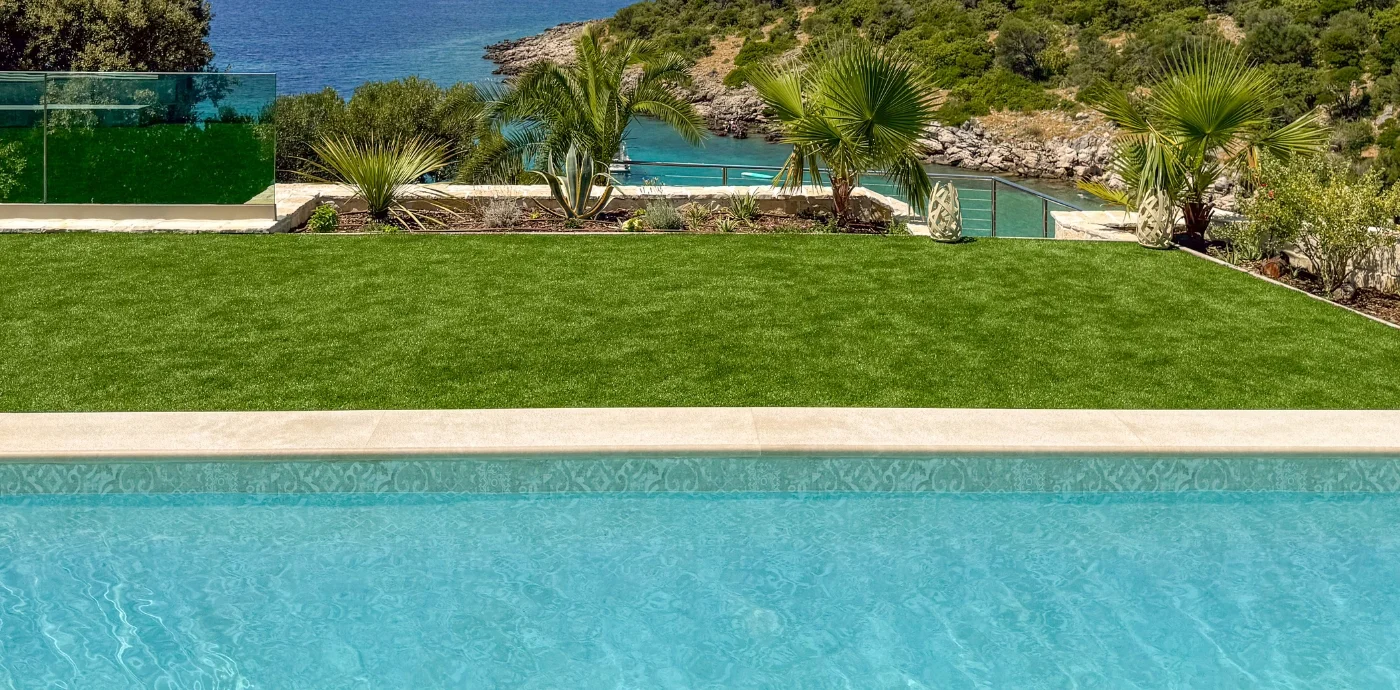 Pool liner or tiles: which is easier to maintain?