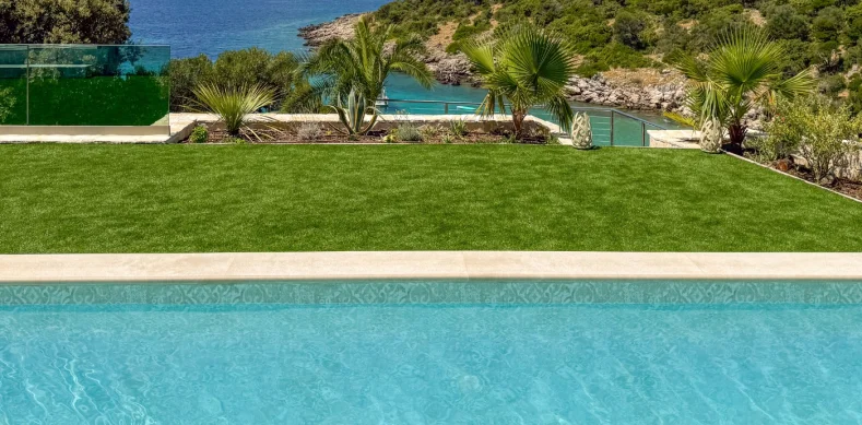 Pool liner or tiles: which is easier to maintain?